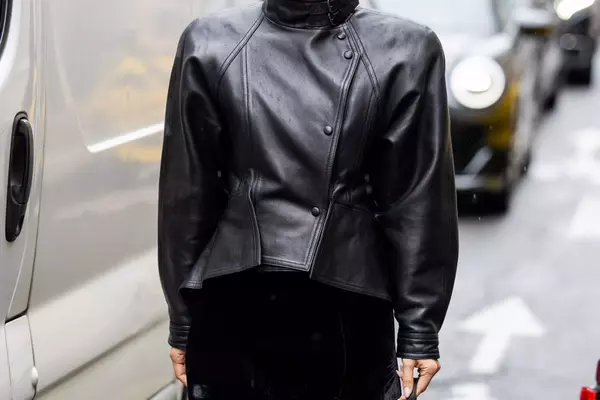 The Resurgence of Power Shoulders: A Modern Take on '80s Fashion