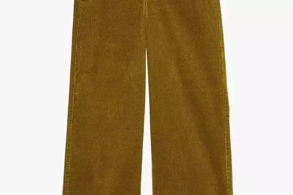 The Enduring Appeal of Corduroy Trousers: Styling for Every Occasion