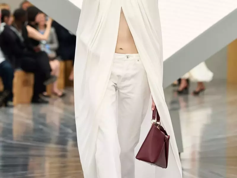 White Jeans: From Risky Wardrobe Item to Chic Fashion Essential